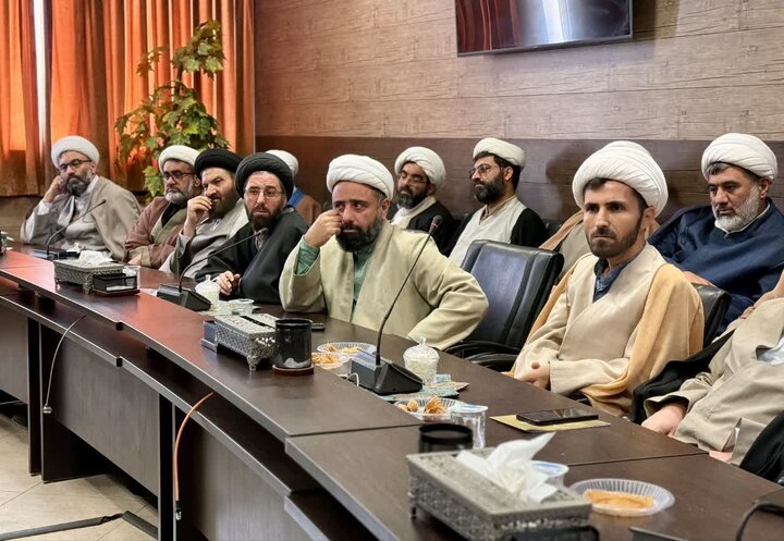 تصاویر /جلسه برنامه ریزی و هماهنگی  اعزام مبلغ از قم و مبلغان بومی در طرح ضیافت الهی (ماه مبارک رمضان)