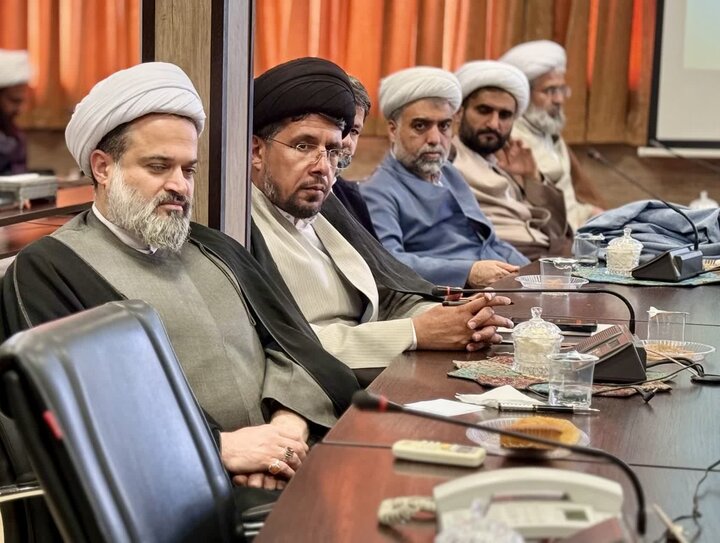 تصاویر /جلسه برنامه ریزی و هماهنگی  اعزام مبلغ از قم و مبلغان بومی در طرح ضیافت الهی (ماه مبارک رمضان)