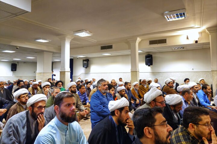 تصاویر/ دیدار طلاب و فضلای همدانی ساکن قم با نماینده ولی فقیه در استان همدان