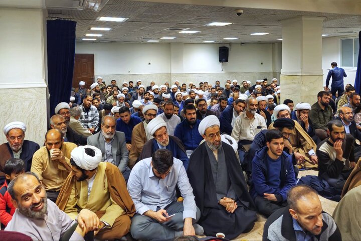 تصاویر/ دیدار طلاب و فضلای همدانی ساکن قم با نماینده ولی فقیه در استان همدان