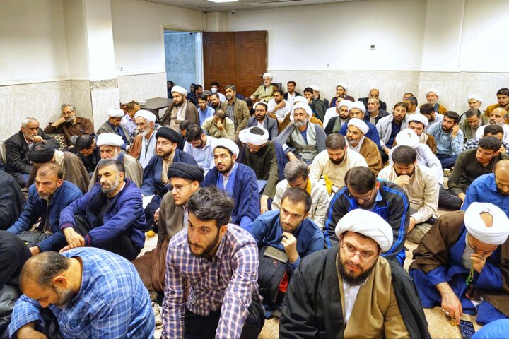 تصاویر/ دیدار طلاب و فضلای همدانی ساکن قم با نماینده ولی فقیه در استان همدان