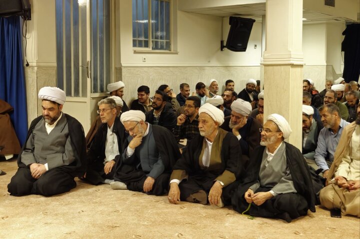 تصاویر/ دیدار طلاب و فضلای همدانی ساکن قم با نماینده ولی فقیه در استان همدان