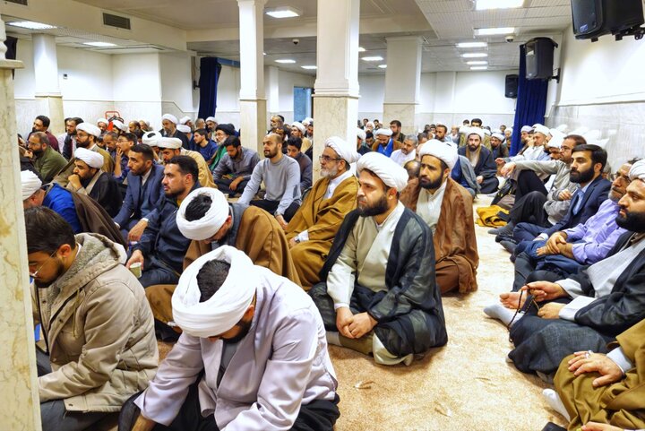 تصاویر/ دیدار طلاب و فضلای همدانی ساکن قم با نماینده ولی فقیه در استان همدان