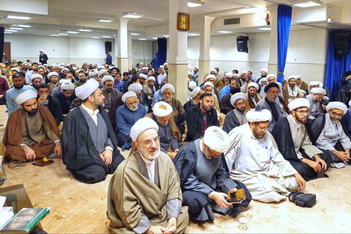 تصاویر/ دیدار طلاب و فضلای همدانی ساکن قم با نماینده ولی فقیه در استان همدان