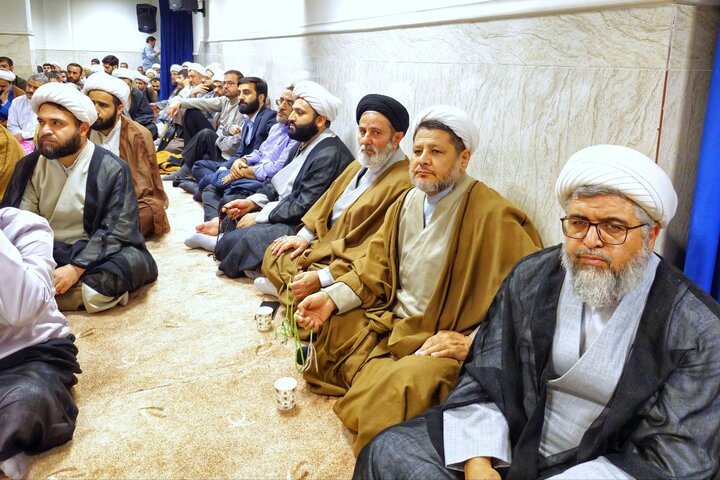 تصاویر/ دیدار طلاب و فضلای همدانی ساکن قم با نماینده ولی فقیه در استان همدان