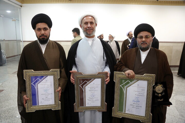 تصاویر/ حواشی بیست‌وهفتمین همایش کتاب سال حوزه و نهمین جشنواره مقالات علمی حوزه