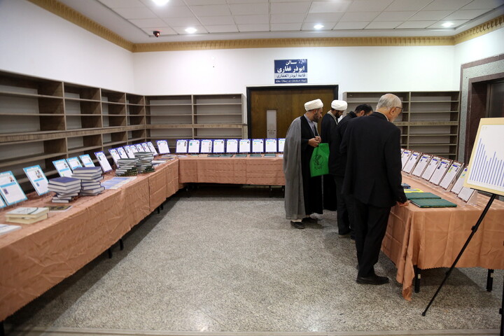 تصاویر/ حواشی بیست‌وهفتمین همایش کتاب سال حوزه و نهمین جشنواره مقالات علمی حوزه