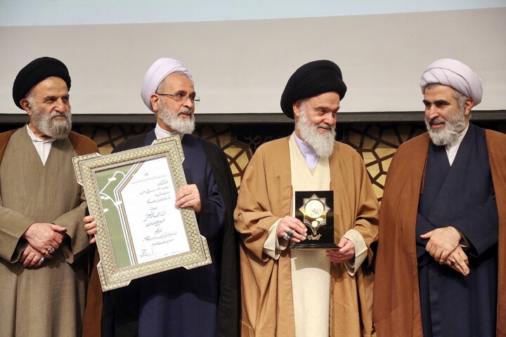 تصاویر/ حواشی بیست‌وهفتمین همایش کتاب سال حوزه و نهمین جشنواره مقالات علمی حوزه