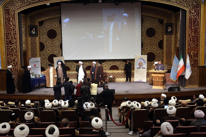 تصاویر/ حواشی بیست‌وهفتمین همایش کتاب سال حوزه و نهمین جشنواره مقالات علمی حوزه