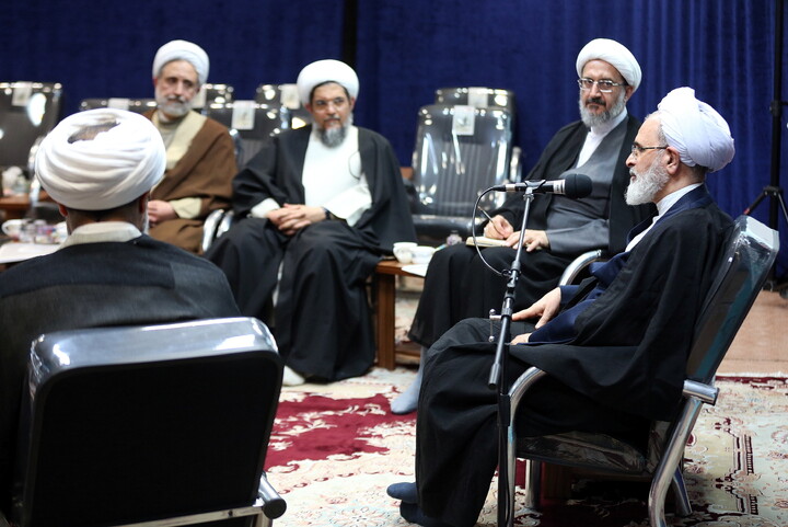 تصاویر/ دیدار اعضای کنگره ملی بزرگداشت شهید آیت‌ الله مفتح با آیت الله اعرافی