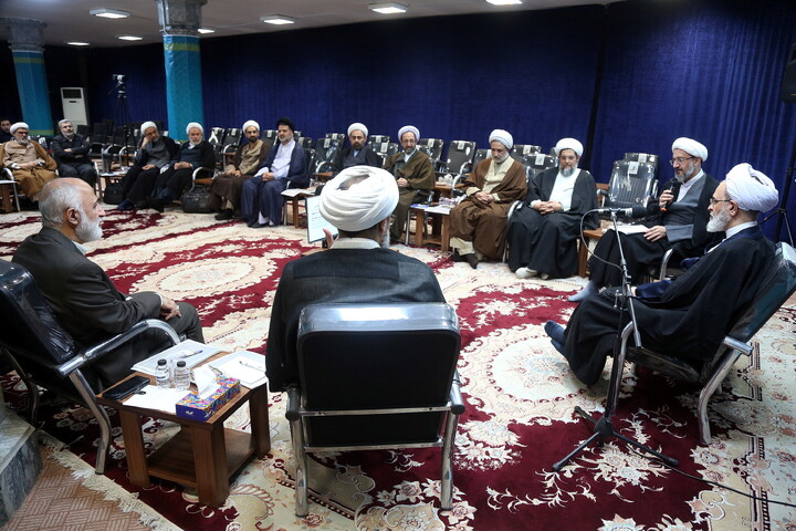 تصاویر/ دیدار اعضای کنگره ملی بزرگداشت شهید آیت‌ الله مفتح با آیت الله اعرافی