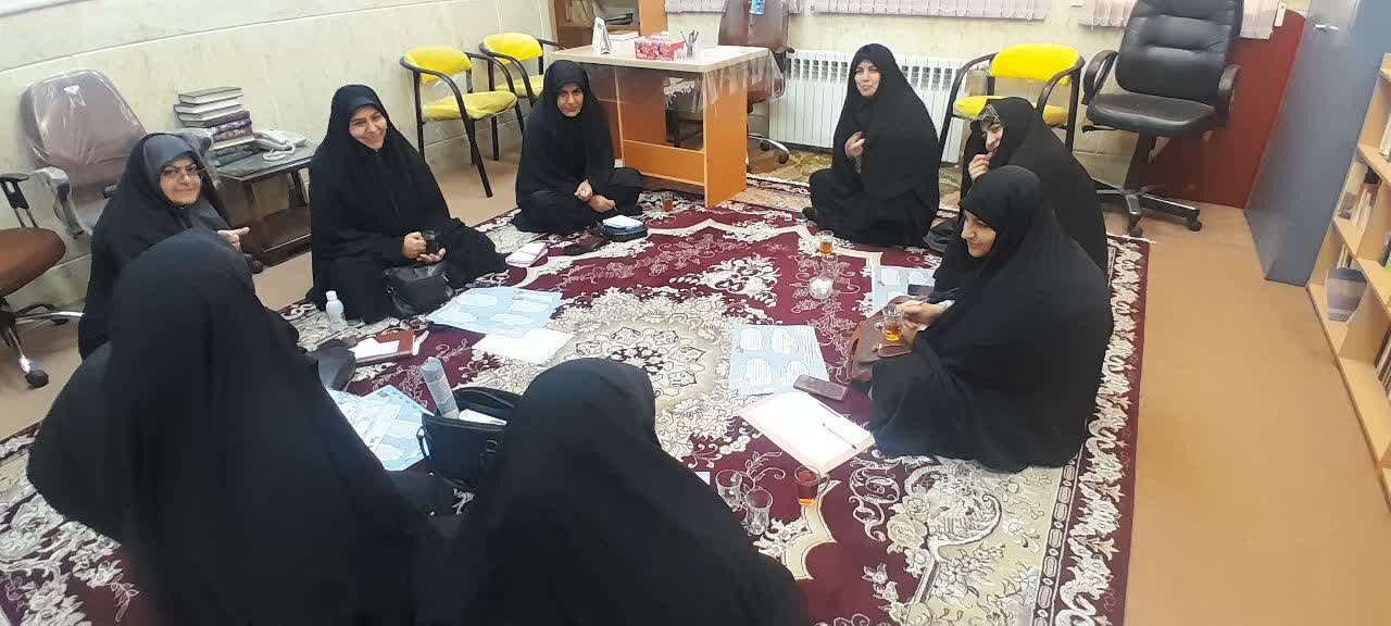 برگزاری کارگروه تخصصی کودک و نوجوان در مدرسه علمیه فاطمة‌الزهرا(س) اردکان