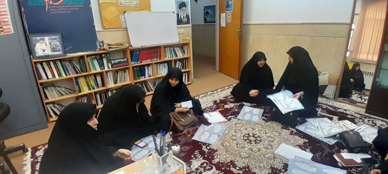 برگزاری کارگروه تخصصی کودک و نوجوان در مدرسه علمیه فاطمة‌الزهرا(س) اردکان