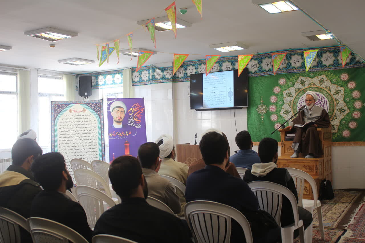 تصاویر/ چهل‌وچهارمین جلسه از سلسله‌ جلسات شرحی بر احادیث کتاب اصول کافی