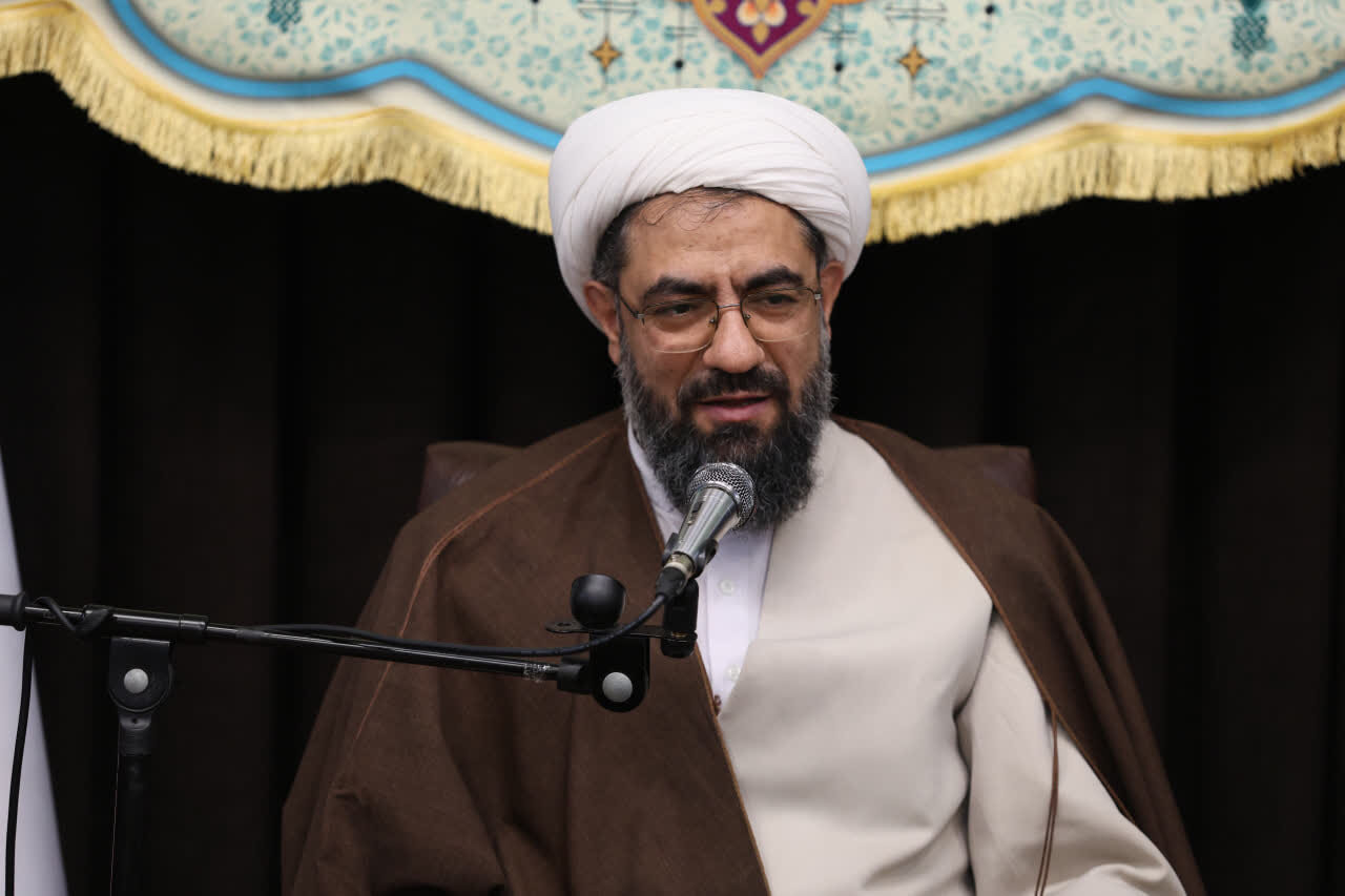 انقلاب اسلامی ثمره صبر، مقاومت و ایمان ملت ایران است