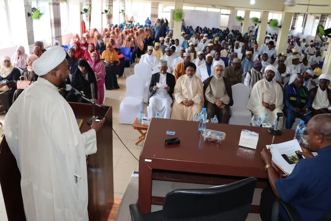 نشست "بررسی حضور منجی آخرالزمان" در تانزانیا برگزار شد