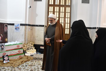 تصاویر/ دیدار مدیر حوزه علمیه خراسان با طلاب خواهر معتکف در حرم رضوی