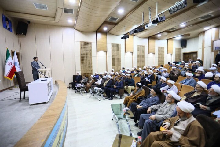 تصاویر /  نشست فصلی ائمه جماعات دستگاه‌های اجرایی استان