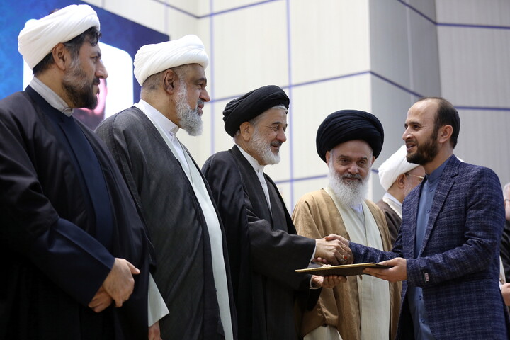 تصاویر/ اختتامیه بیست و هفتمین جشنواره بین المللی پژوهشی شیخ طوسی