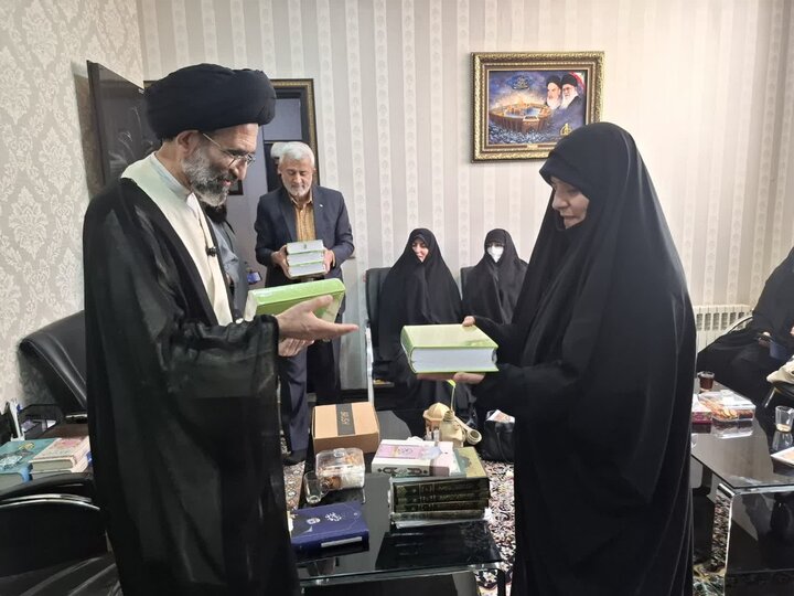 تجلیل پژوهشگران برتر حوزه علمیه خواهران کاشان و آران وبیدگل