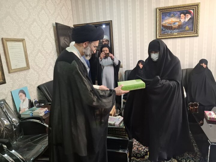 تجلیل پژوهشگران برتر حوزه علمیه خواهران کاشان و آران وبیدگل