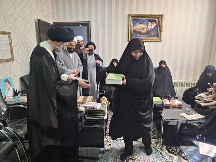 تجلیل پژوهشگران برتر حوزه علمیه خواهران کاشان و آران وبیدگل