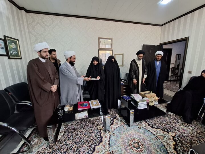 تجلیل پژوهشگران برتر حوزه علمیه خواهران کاشان و آران وبیدگل