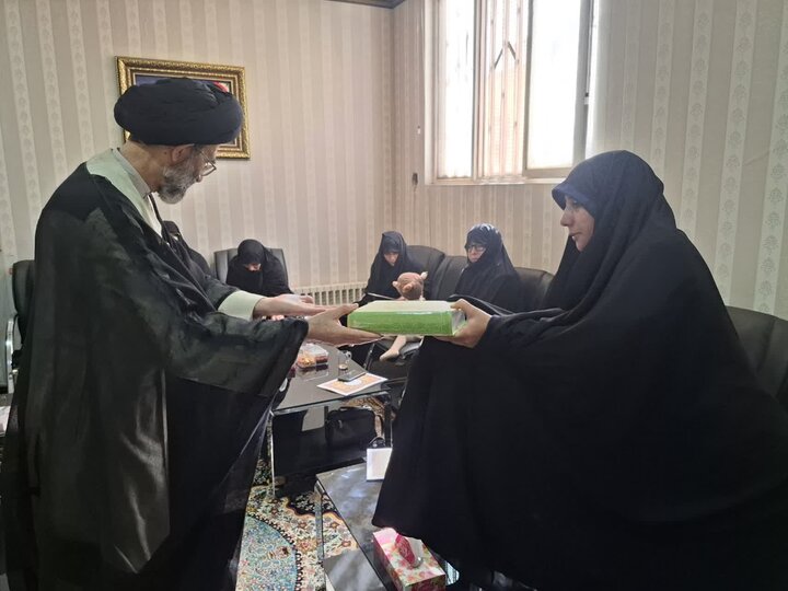 تجلیل پژوهشگران برتر حوزه علمیه خواهران کاشان و آران وبیدگل