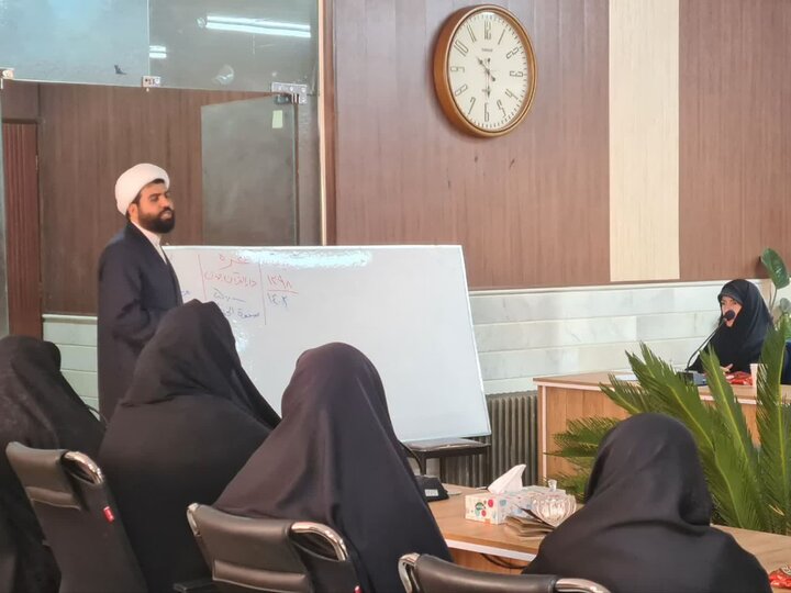 تصاویر/ برگزاری جلسه «سفیران قرآن» در نوبران