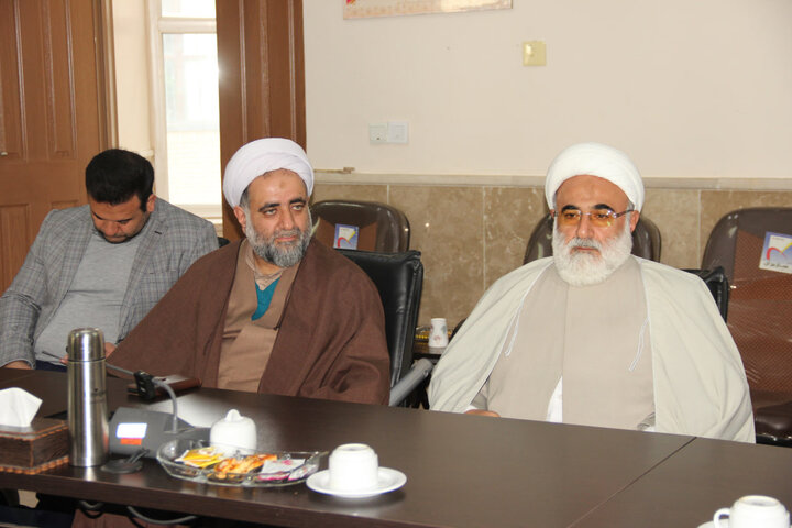 تصاویر / دیدار استاندار قزوین با مدیر حوزه علمیه ،ومدیران مدارس علمیه استان