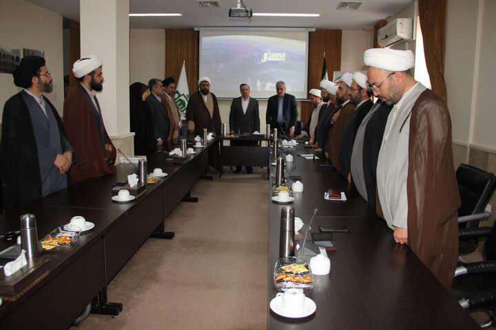 تصاویر / دیدار استاندار قزوین با مدیر حوزه علمیه ،ومدیران مدارس علمیه استان