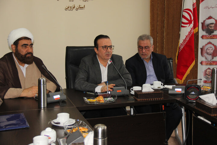تصاویر / دیدار استاندار قزوین با مدیر حوزه علمیه ،ومدیران مدارس علمیه استان