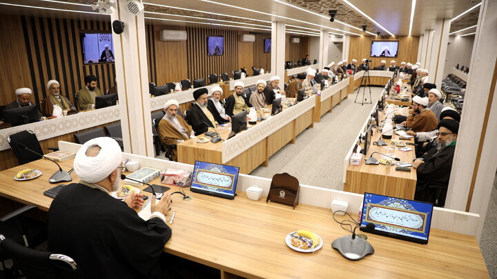 تصاویر/دوره دانش افزایی مدیران مدارس حوزه علمیه قم - مشهد مقدس - نقش مدیران مدارس علمیه در تحقق حوزه پیشرو و سر آمد با برش مدارس علمیه