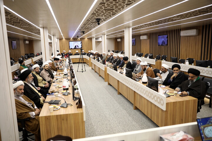 تصاویر/دوره دانش افزایی مدیران مدارس حوزه علمیه قم - مشهد مقدس - نقش مدیران مدارس علمیه در تحقق حوزه پیشرو و سر آمد با برش مدارس علمیه