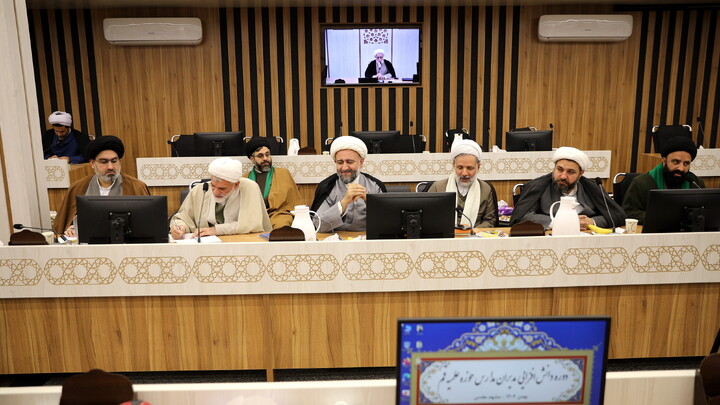 تصاویر/دوره دانش افزایی مدیران مدارس حوزه علمیه قم - مشهد مقدس - نقش مدیران مدارس علمیه در تحقق حوزه پیشرو و سر آمد با برش مدارس علمیه