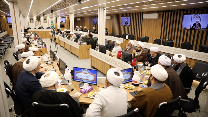 تصاویر/دوره دانش افزایی مدیران مدارس حوزه علمیه قم - مشهد مقدس - نقش مدیران مدارس علمیه در تحقق حوزه پیشرو و سر آمد با برش مدارس علمیه