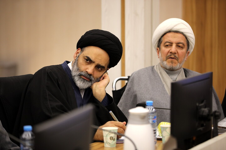 تصاویر/میزگرد راهبردها و راهکارهای تحقق مدرسه علمیه پیشرو و سرآمد با رویکرد مدیریتی با حضور حجت السلام ملکی، رضایی، رهنما و وافی