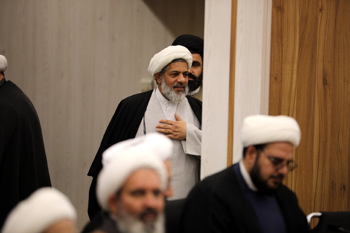 تصاویر/میزگرد راهبردها و راهکارهای تحقق مدرسه علمیه پیشرو و سرآمد با رویکرد مدیریتی با حضور حجت السلام ملکی، رضایی، رهنما و وافی