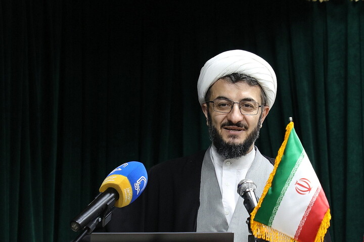 تصاویر/  آیین رونمایی از نخستین مجموعه ویدئویی «معرفی کتب درسی حوزه‌های علمیه»