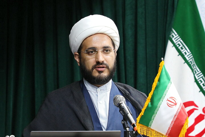 تصاویر/  آیین رونمایی از نخستین مجموعه ویدئویی «معرفی کتب درسی حوزه‌های علمیه»