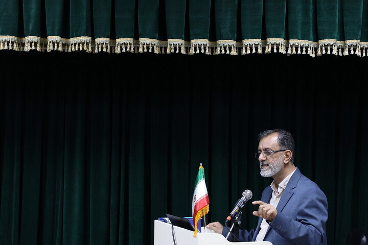 تصاویر/  آیین رونمایی از نخستین مجموعه ویدئویی «معرفی کتب درسی حوزه‌های علمیه»