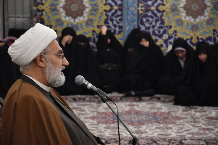 دیدار مدیر حوزه علمیه خراسان با طلاب خواهر معتکف در حرم رضوی