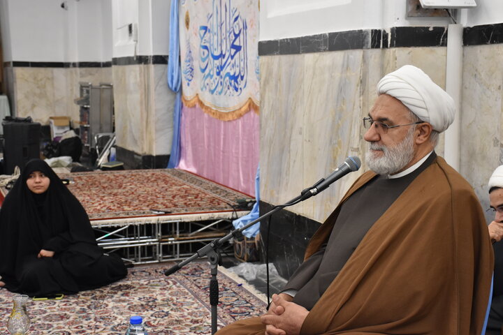 دیدار مدیر حوزه علمیه خراسان با طلاب خواهر معتکف در حرم رضوی