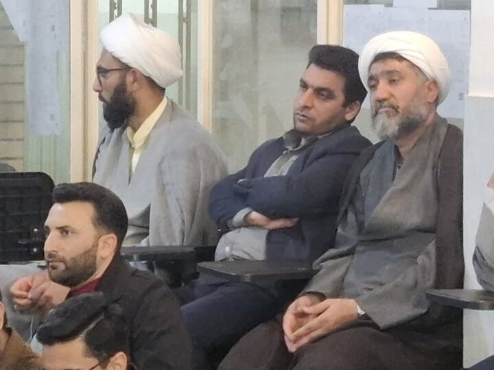 تصاویر/ آئین عمامه گذاری 11طلبه مدارس آیت الله اعتمادی کاشان