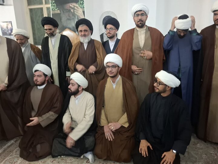 تصاویر/ آئین عمامه گذاری 11طلبه مدارس آیت الله اعتمادی کاشان