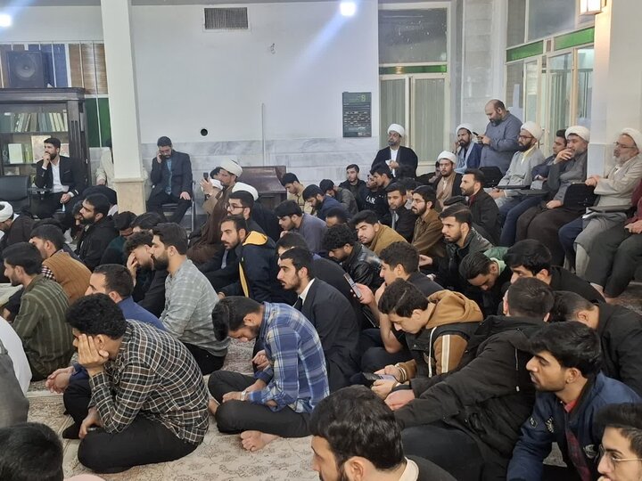 تصاویر/ آئین عمامه گذاری 11طلبه مدارس آیت الله اعتمادی کاشان