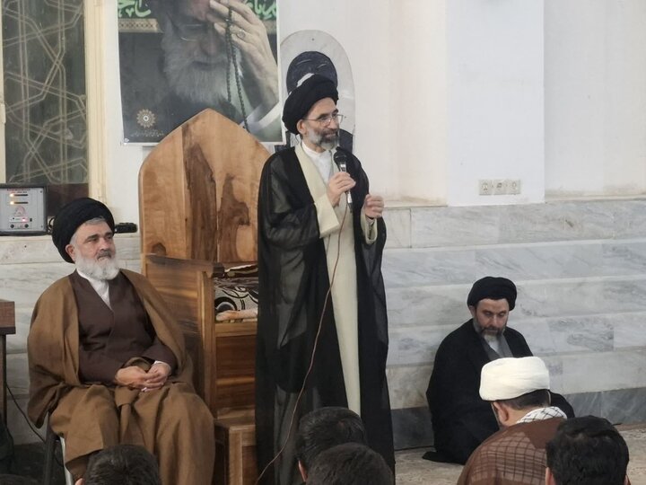 تصاویر/ آئین عمامه گذاری 11طلبه مدارس آیت الله اعتمادی کاشان