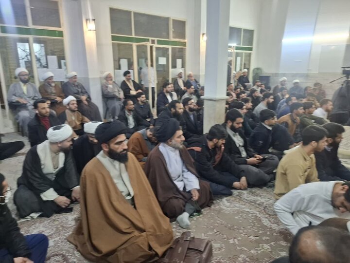 تصاویر/ آئین عمامه گذاری 11طلبه مدارس آیت الله اعتمادی کاشان