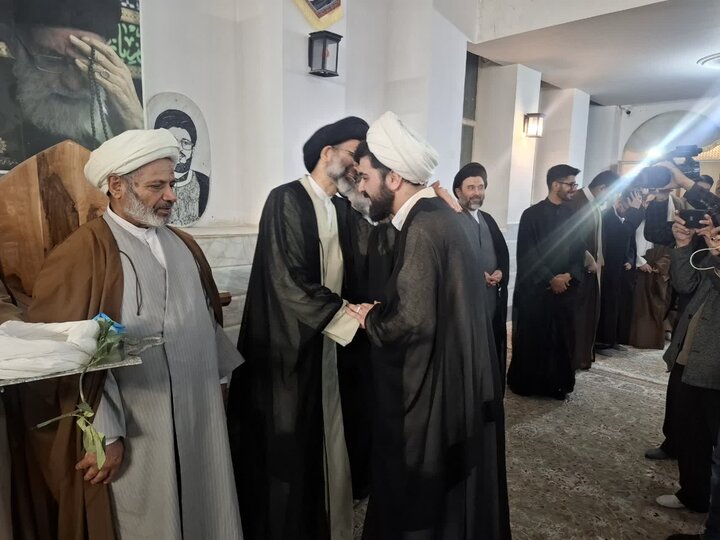 تصاویر/ آئین عمامه گذاری 11طلبه مدارس آیت الله اعتمادی کاشان