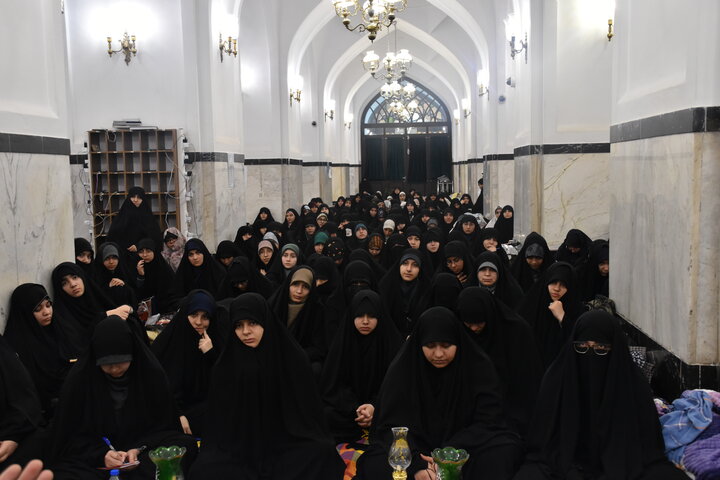 سخنرانی حجت‌الاسلام محمدحسین راجی در جمع طلاب خواهر معتکف حرم رضوی